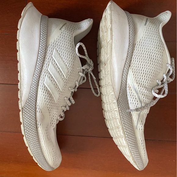 Adidas shoes - Picture 2 of 4